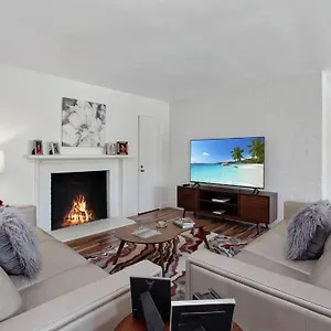Close To Downtown Ps - Hike, Bike, Swim, Relax Holiday home Palm Springs